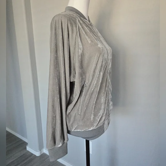 Daya By Zendaya Velour Velvet Silver Gray Track Jacket Zip Up Long Sleeve Sz XS - Picture 8 of 16